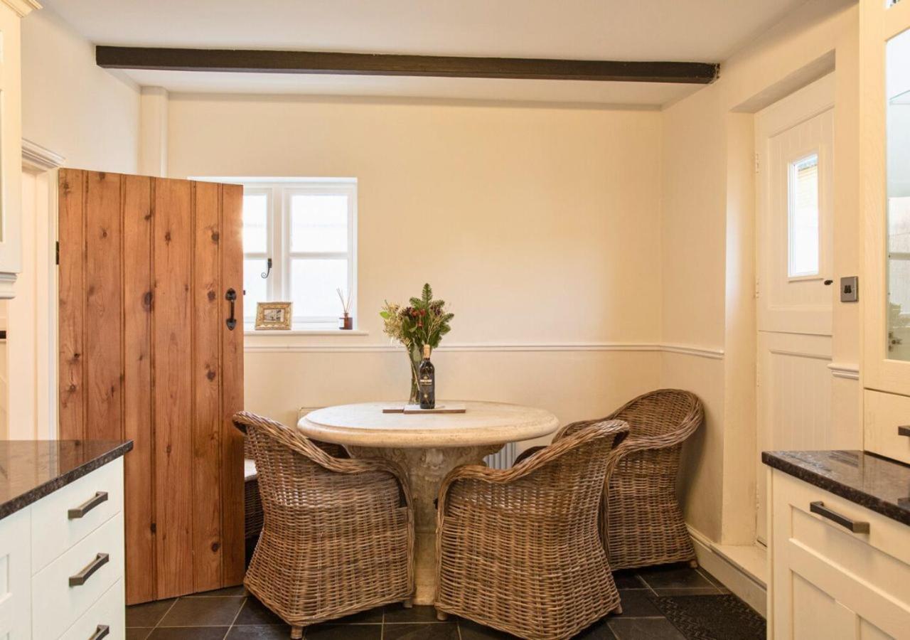 Вилла Charming 2 Bed House In Tewkesbury Centre Экстерьер фото